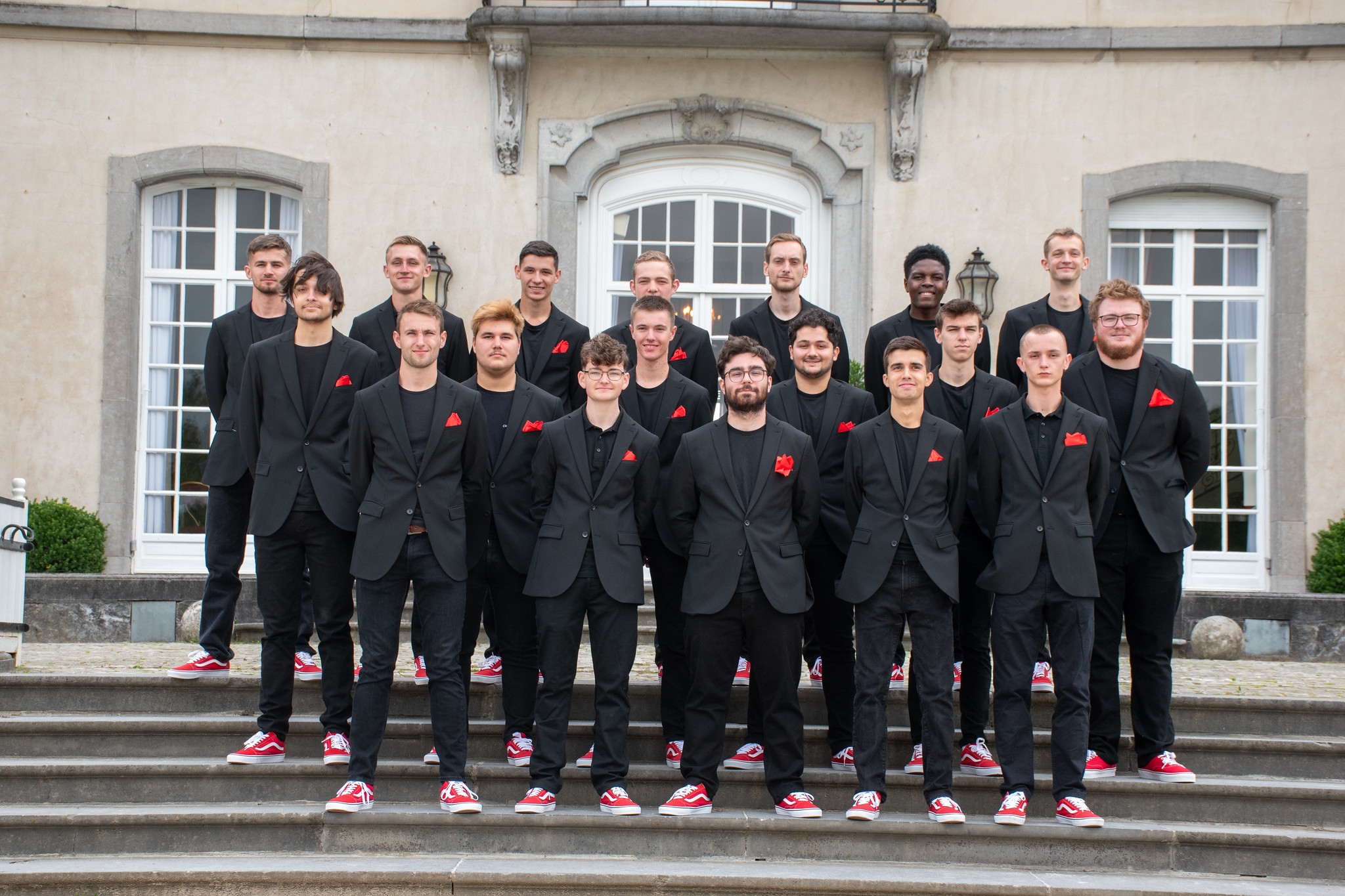 Après avoir remporté la médaille d&rsquo;or aux championnats de Belgique dans la catégorie « Intégration Robotique », notre collègue Benjamin représentera la Belgique aux championnats mondiaux des métiers à Lyon